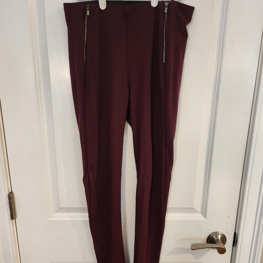Jessica Simpson Burgandy Straight Leg Stretch Pants